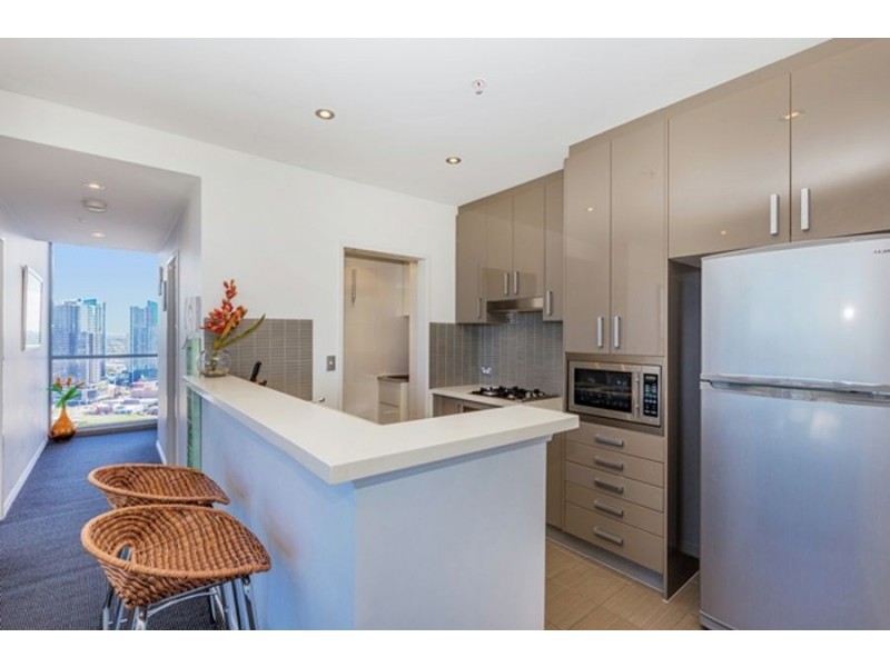 4 Como Crescent, Southport QLD 4215