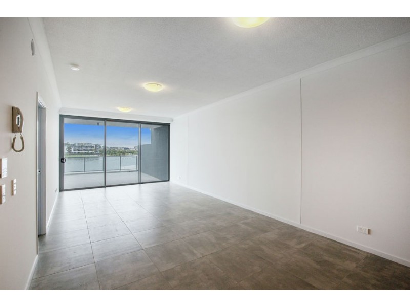 2105/397 Christine Avenue, Varsity Lakes QLD 4227