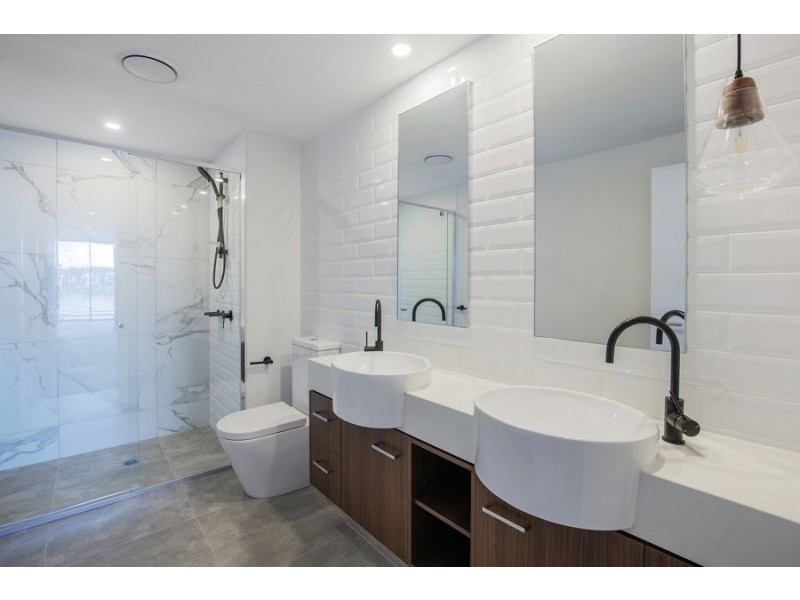 2105/397 Christine Avenue, Varsity Lakes QLD 4227