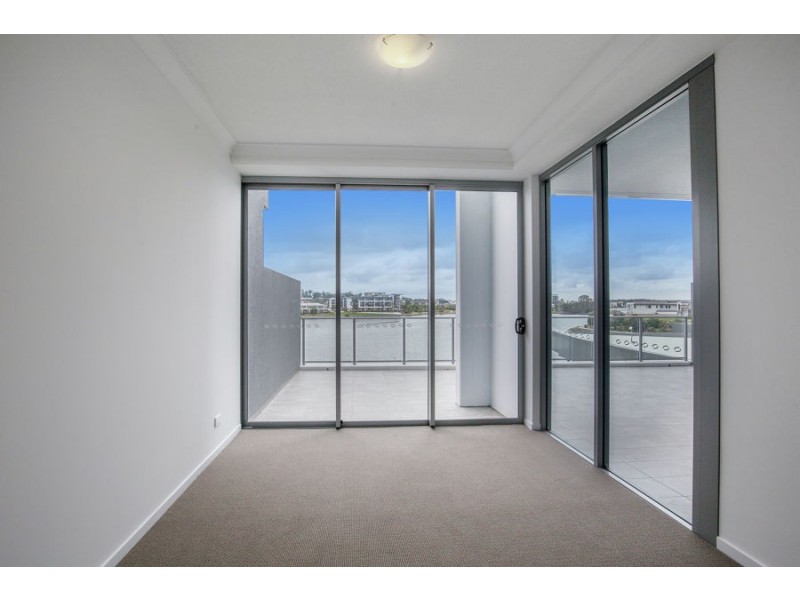 2105/397 Christine Avenue, Varsity Lakes QLD 4227