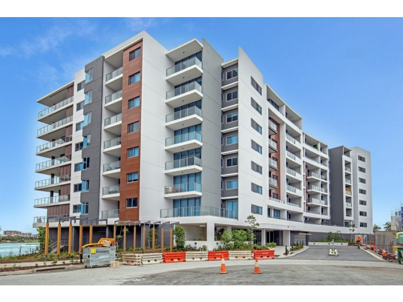 2105/397 Christine Avenue, Varsity Lakes QLD 4227