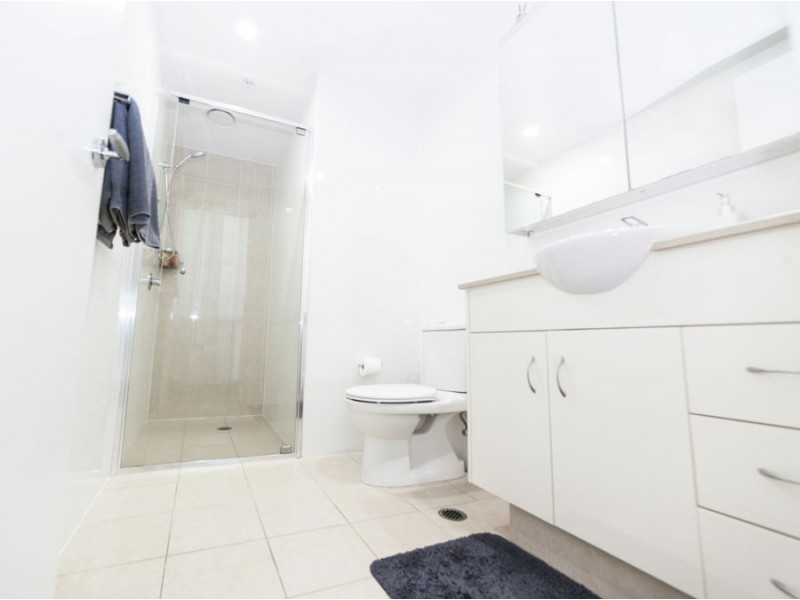 1 Como Crescent, Southport QLD 4215