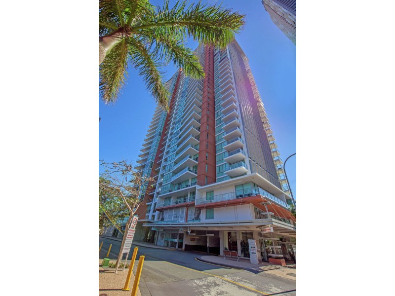 1 Como Crescent, Southport QLD 4215