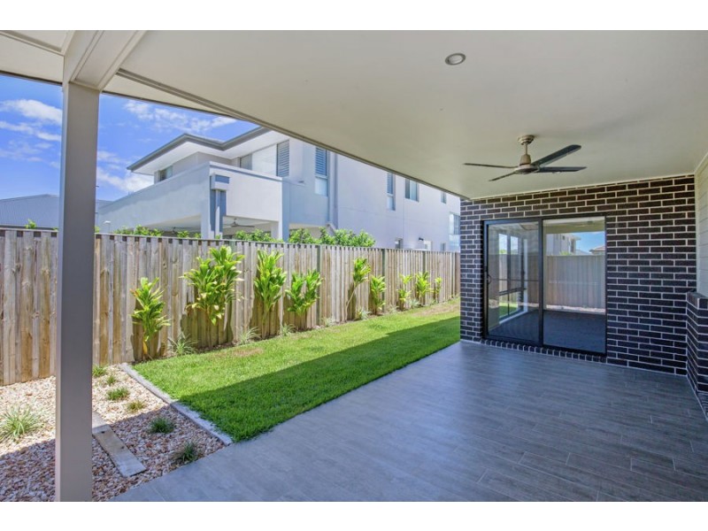 76 North View Street, Hope Island QLD 4212
