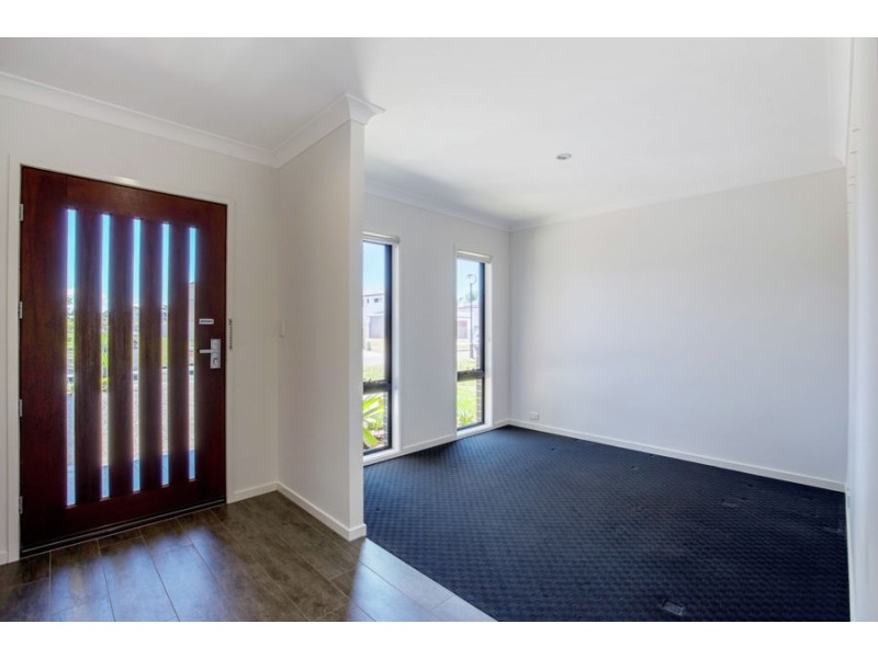 76 North View Street, Hope Island QLD 4212