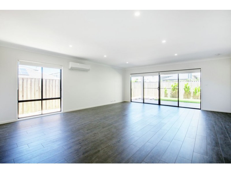 76 North View Street, Hope Island QLD 4212