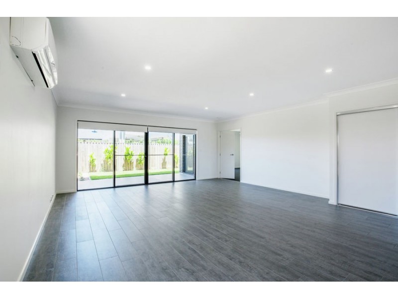 76 North View Street, Hope Island QLD 4212