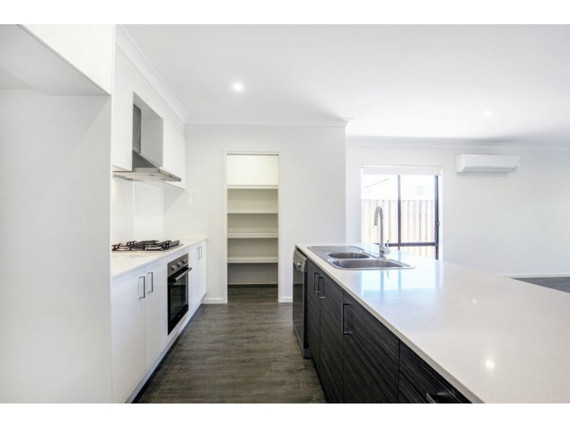 76 North View Street, Hope Island QLD 4212