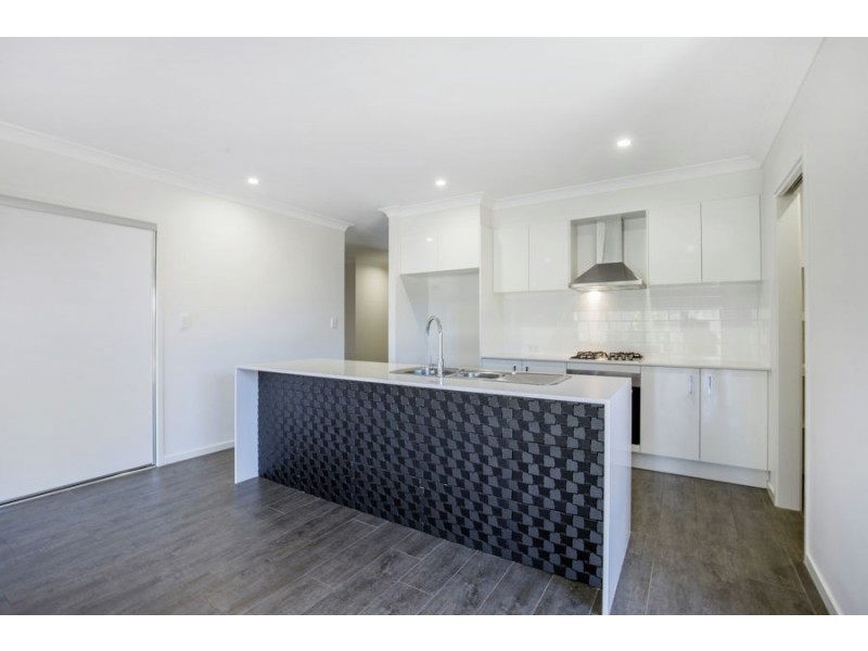 76 North View Street, Hope Island QLD 4212