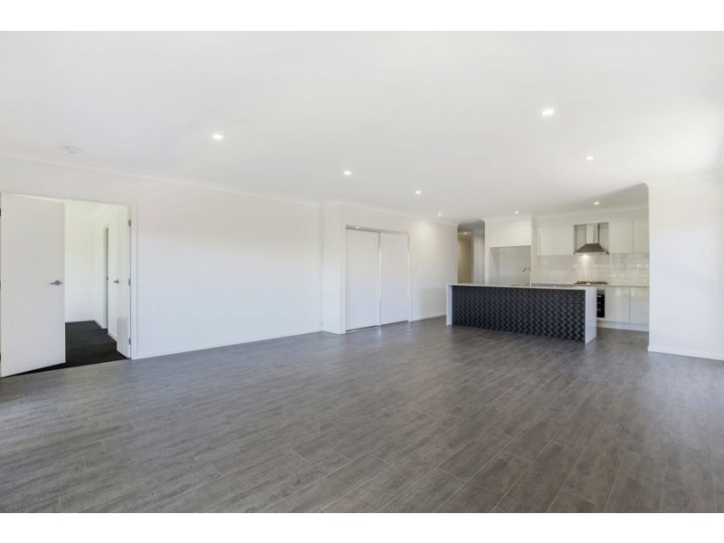 76 North View Street, Hope Island QLD 4212