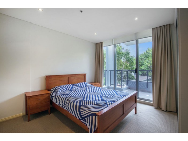 3 Como Crescent, Southport QLD 4215