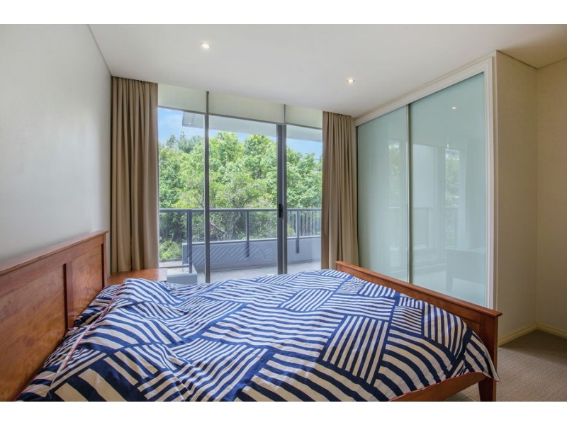 3 Como Crescent, Southport QLD 4215