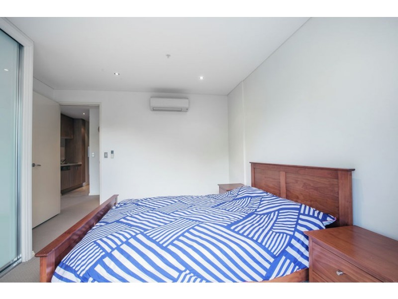 3 Como Crescent, Southport QLD 4215