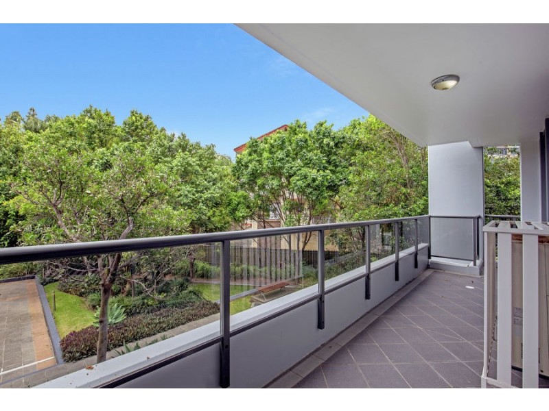 3 Como Crescent, Southport QLD 4215