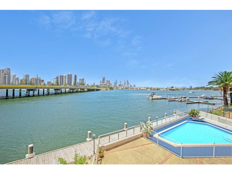 77 Brighton Parade, Southport QLD 4215