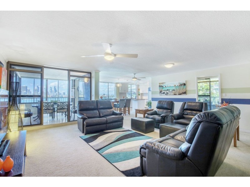 77 Brighton Parade, Southport QLD 4215