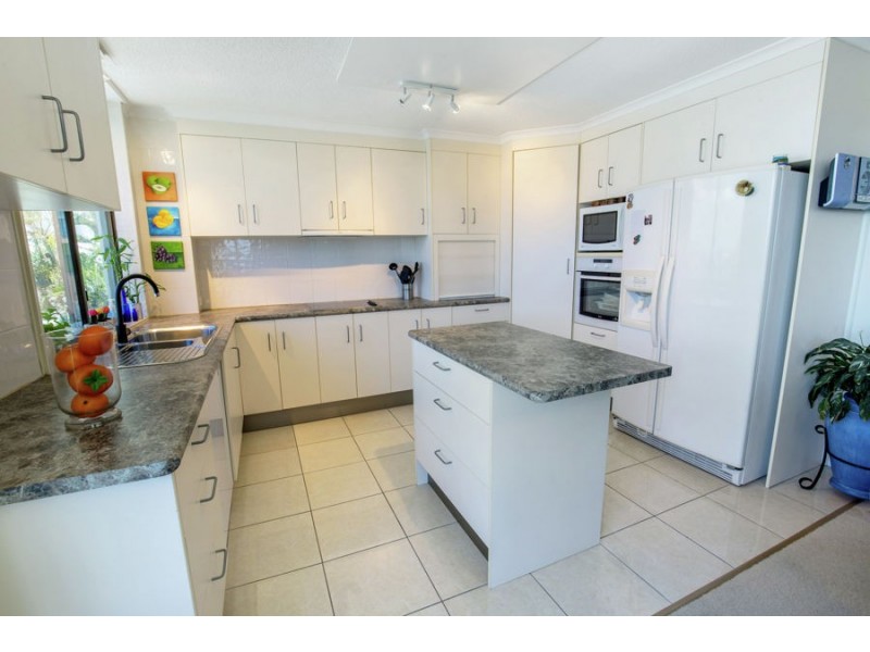 77 Brighton Parade, Southport QLD 4215