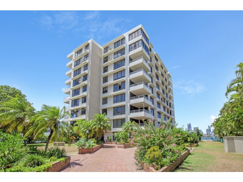 77 Brighton Parade, Southport QLD 4215