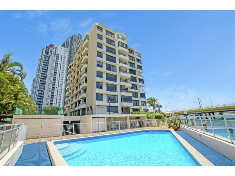 77 Brighton Parade, Southport QLD 4215