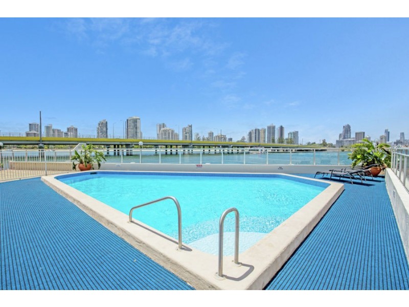 77 Brighton Parade, Southport QLD 4215