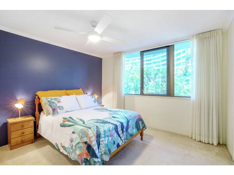 77 Brighton Parade, Southport QLD 4215