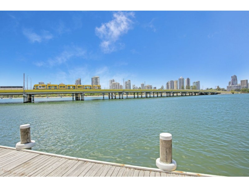 77 Brighton Parade, Southport QLD 4215