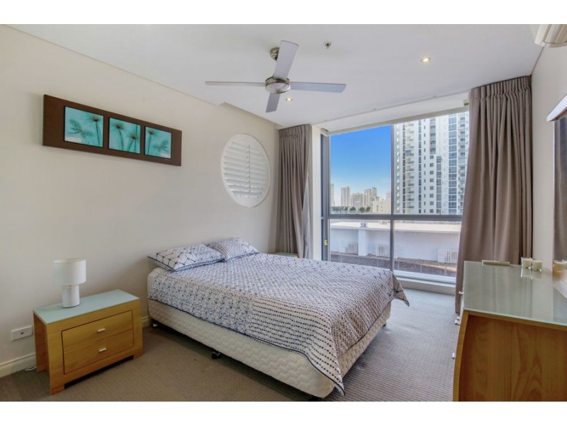 3 Como Crescent, Southport QLD 4215