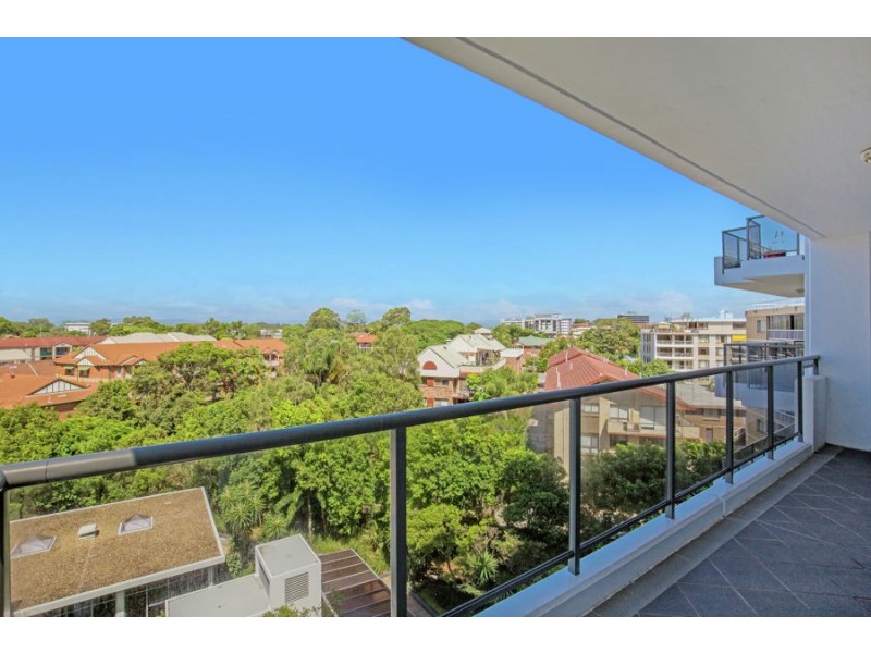 3 Como Crescent, Southport QLD 4215