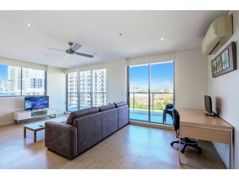 3 Como Crescent, Southport QLD 4215