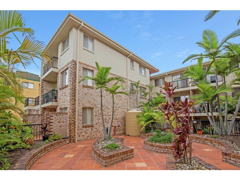 14-16 Spendelove Avenue, Southport QLD 4215