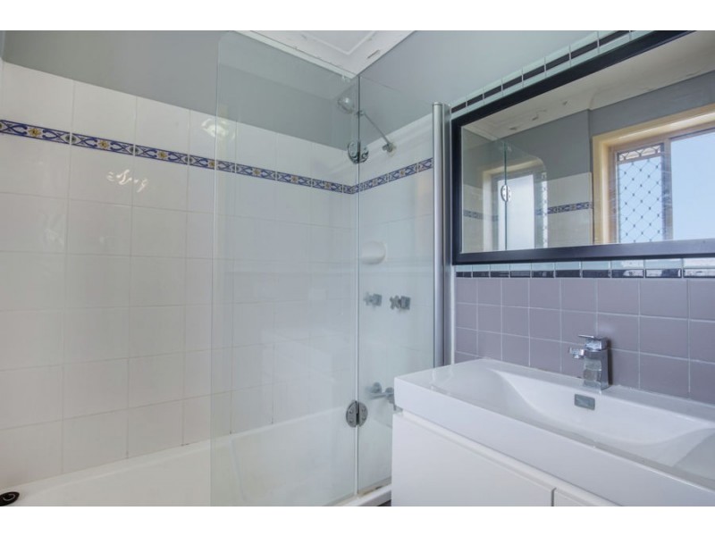 14-16 Spendelove Avenue, Southport QLD 4215