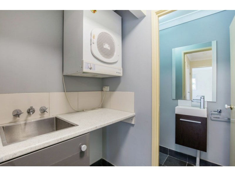 14-16 Spendelove Avenue, Southport QLD 4215