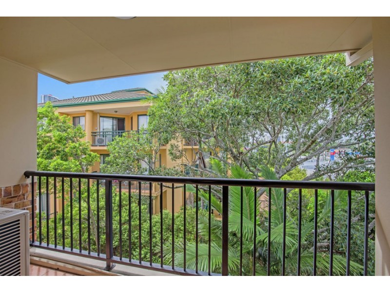 14-16 Spendelove Avenue, Southport QLD 4215