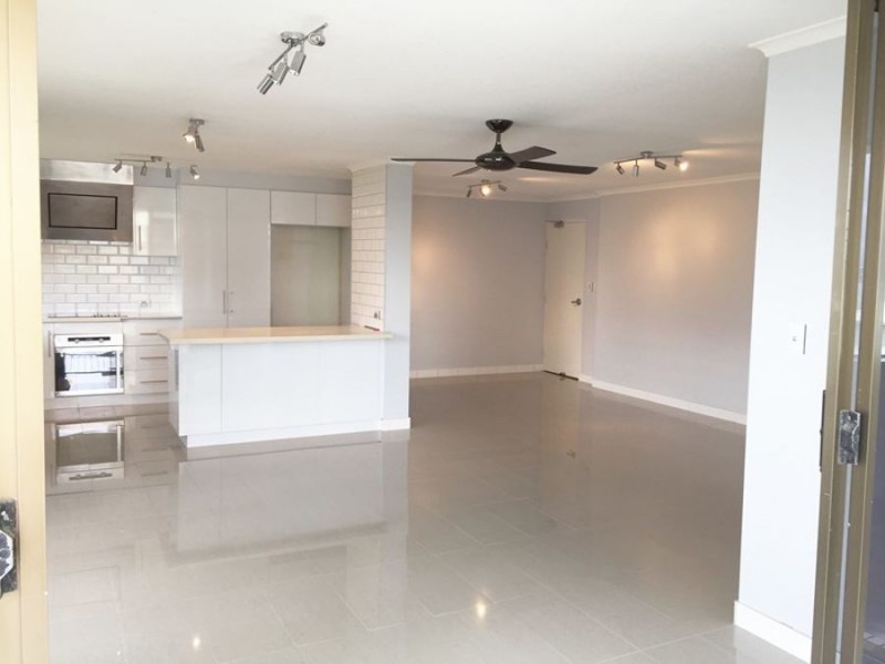 77 Brighton Parade, Southport QLD 4215