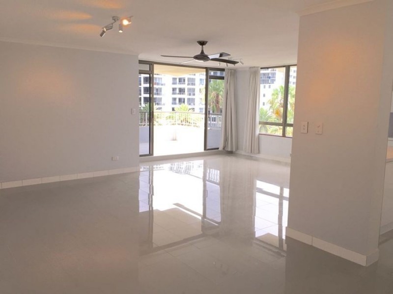 77 Brighton Parade, Southport QLD 4215