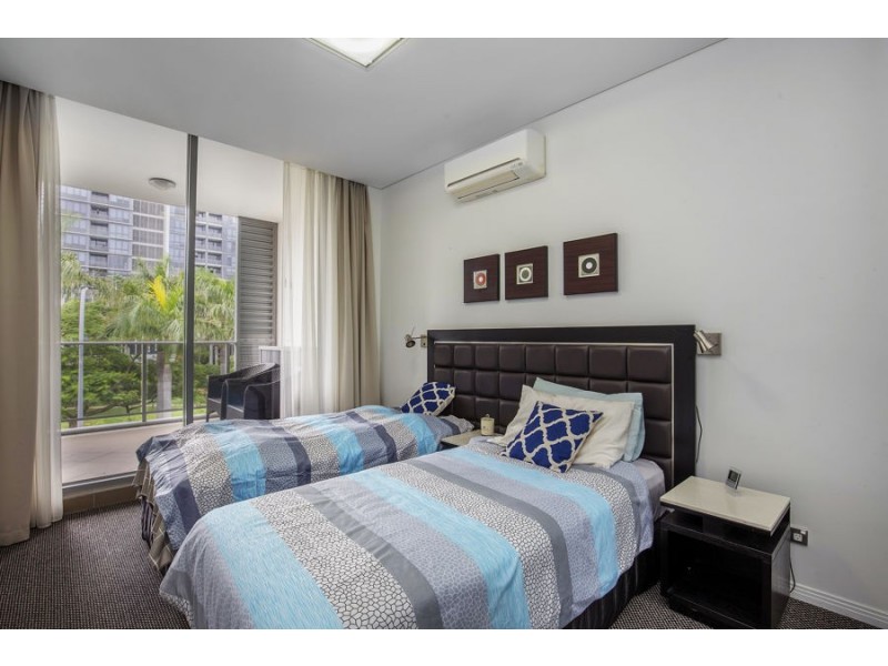 6 Aqua Street (Regatta), Southport QLD 4215