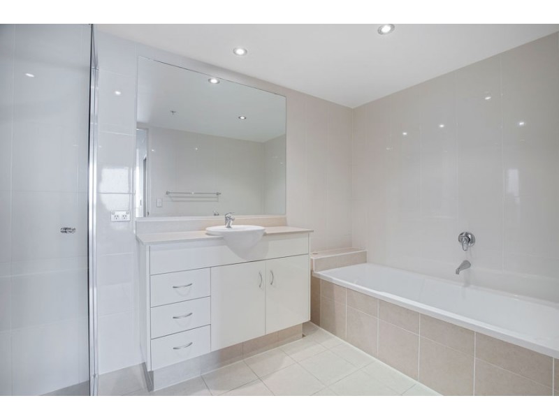 2805/1 Como Crescent, Southport QLD 4215