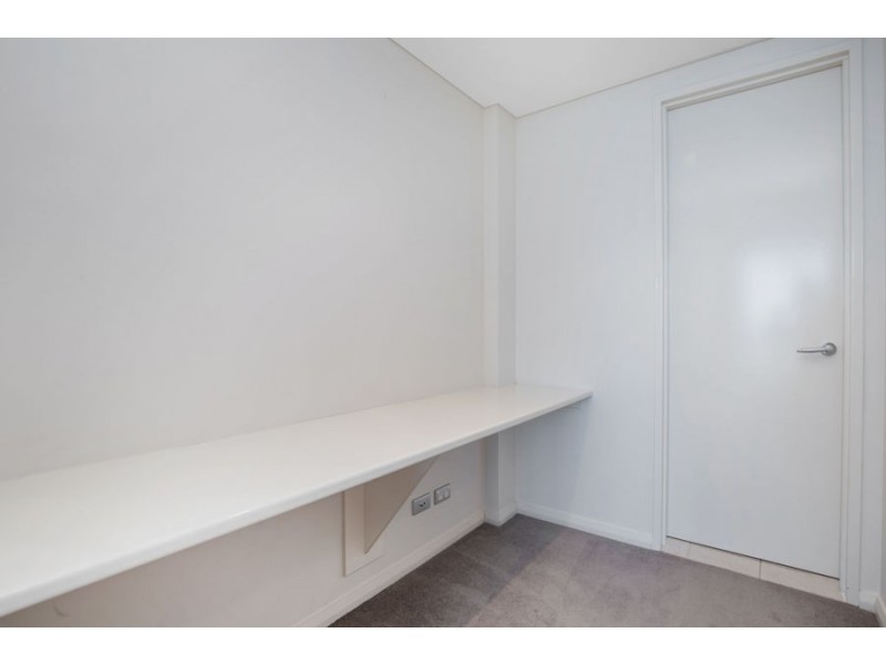 2805/1 Como Crescent, Southport QLD 4215