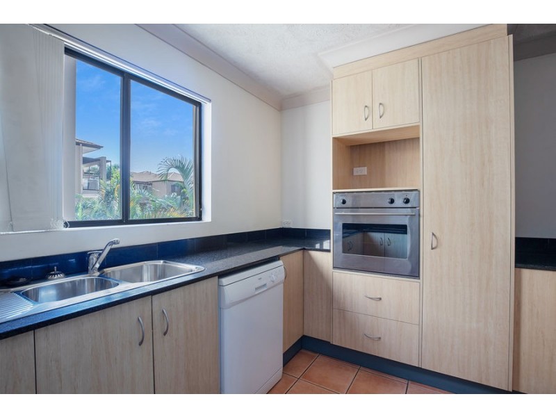 24 Slatyer Avenue, Bundall QLD 4217