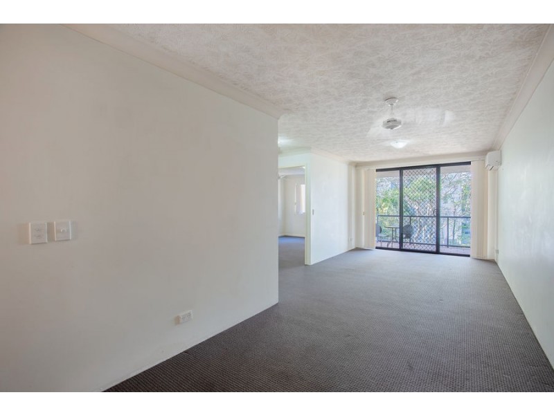 24 Slatyer Avenue, Bundall QLD 4217