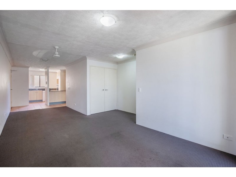 24 Slatyer Avenue, Bundall QLD 4217
