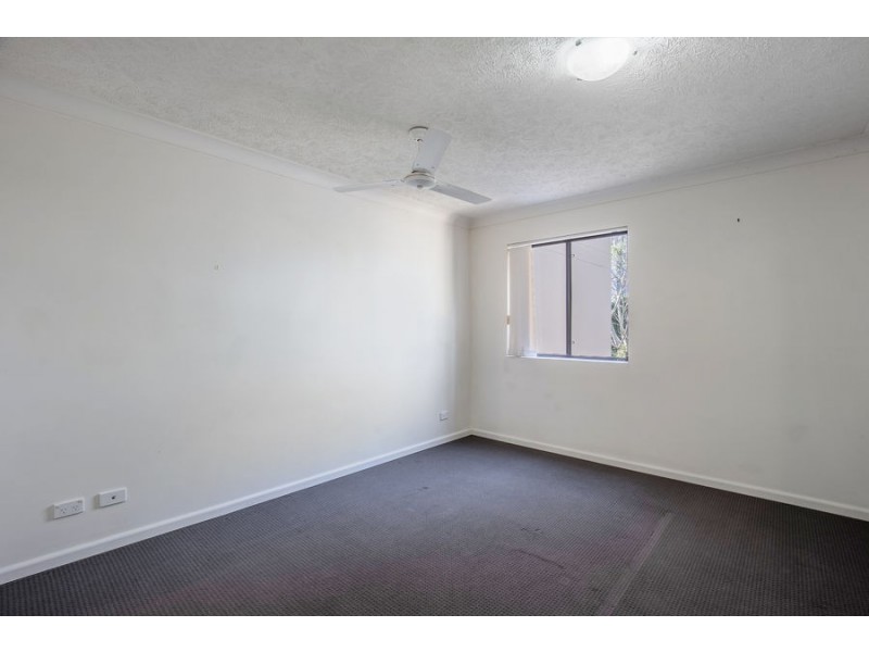 24 Slatyer Avenue, Bundall QLD 4217
