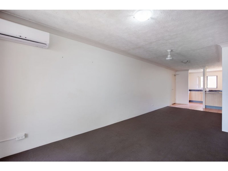 24 Slatyer Avenue, Bundall QLD 4217