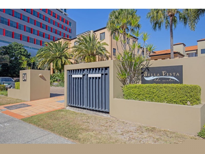 24 Slatyer Avenue, Bundall QLD 4217