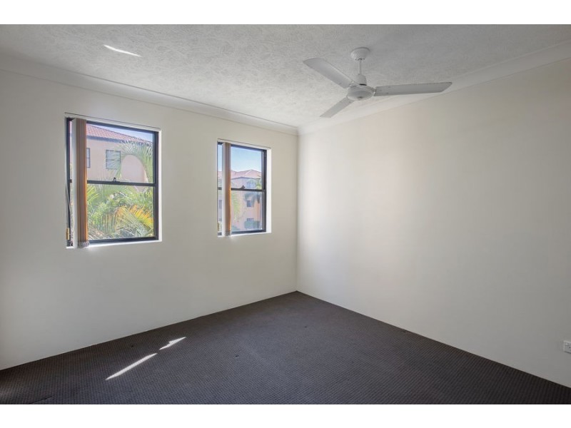 24 Slatyer Avenue, Bundall QLD 4217