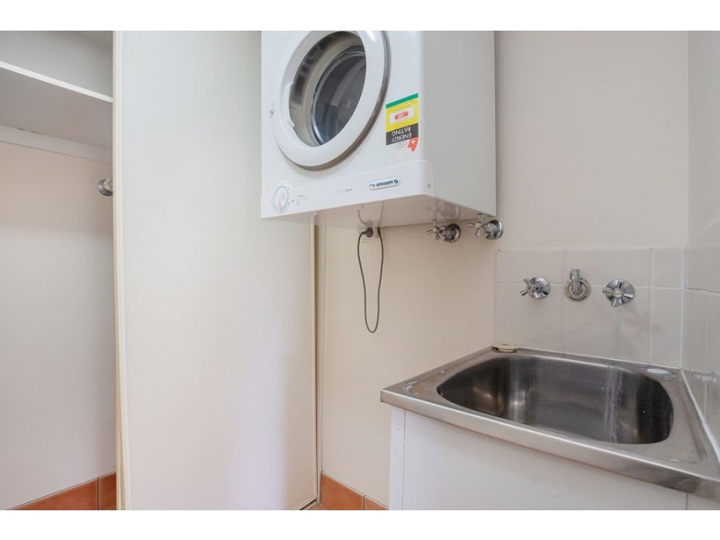 24 Slatyer Avenue, Bundall QLD 4217