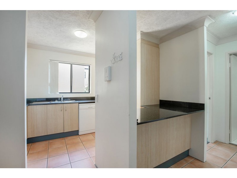 24 Slatyer Avenue, Bundall QLD 4217