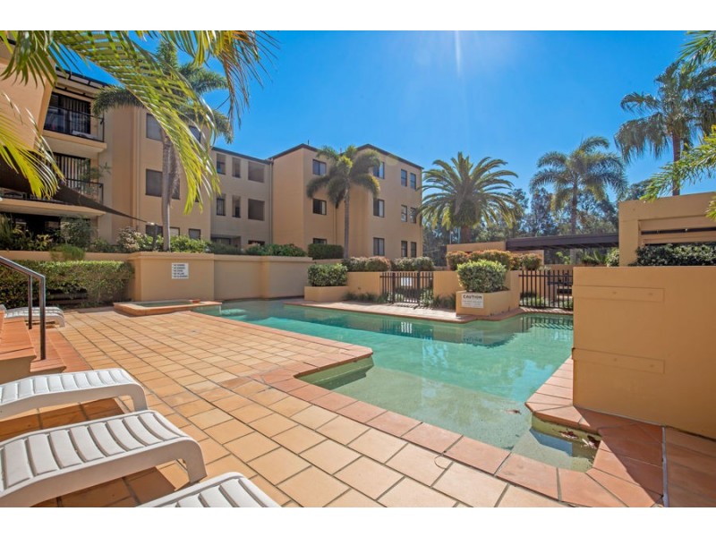 24 Slatyer Avenue, Bundall QLD 4217