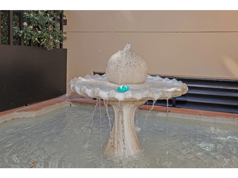 24 Slatyer Avenue, Bundall QLD 4217