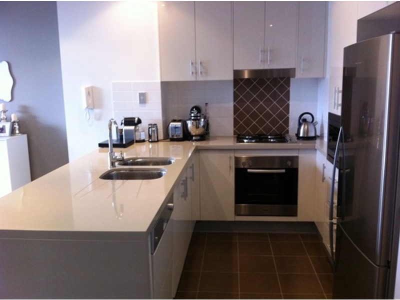 2 Aqua Strteet (Portia), Southport QLD 4215